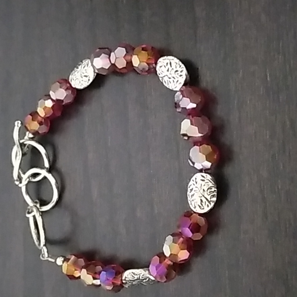 Iridescent bracelet